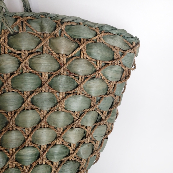 Handwoven Large Straw Beach Summer Tote Bag - Picture 4 of 11